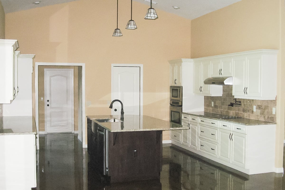Drifton - Kitchen with Island - Curington Homes - Ocala Florida Contractor