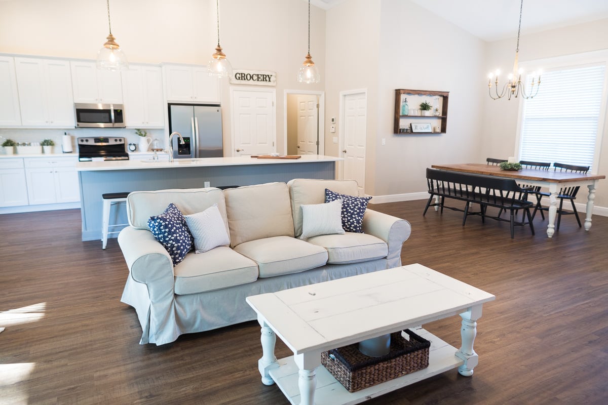 Curington Homes - Ocala Florida Home Builder - Sebastian Model Summerset Estates - Kitchen - Living Room