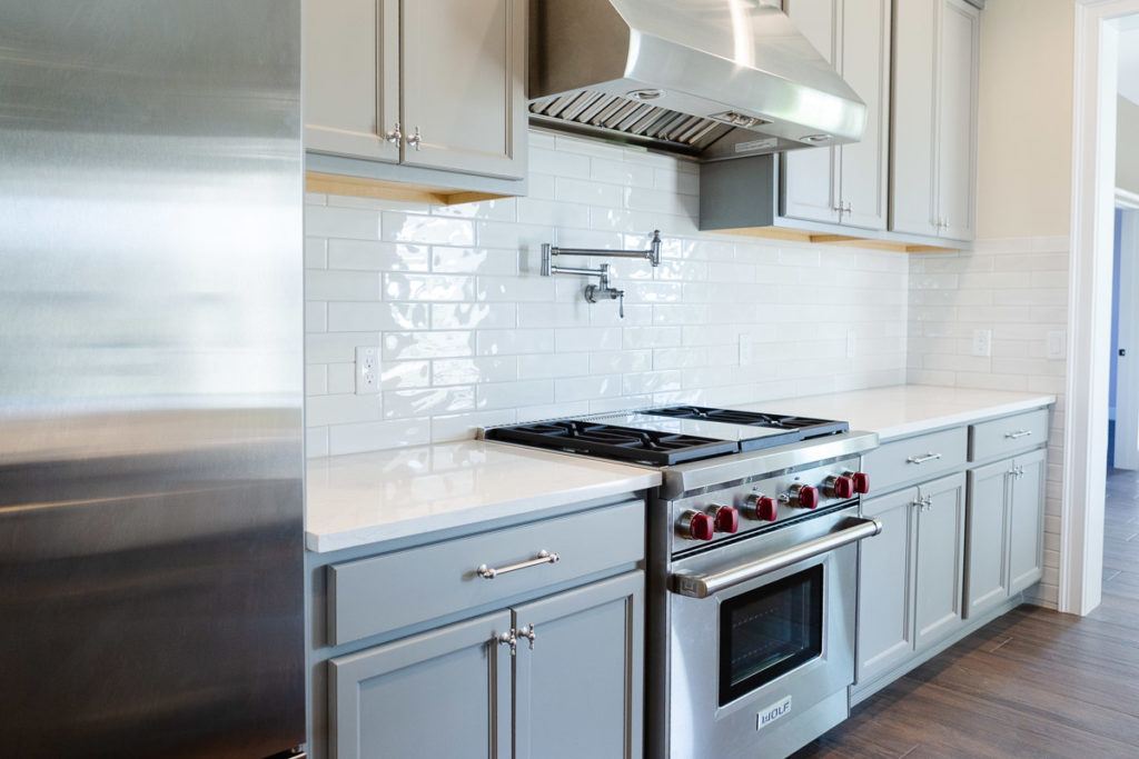 Kitchen Range and Hood - Custom Home Builder in Ocala Florida