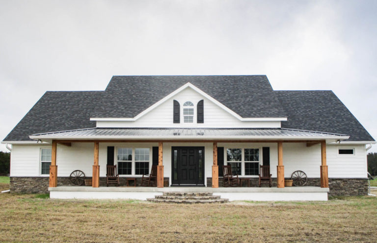 Home Builder in Ocala Florida - White Farmhouse - Curington Homes