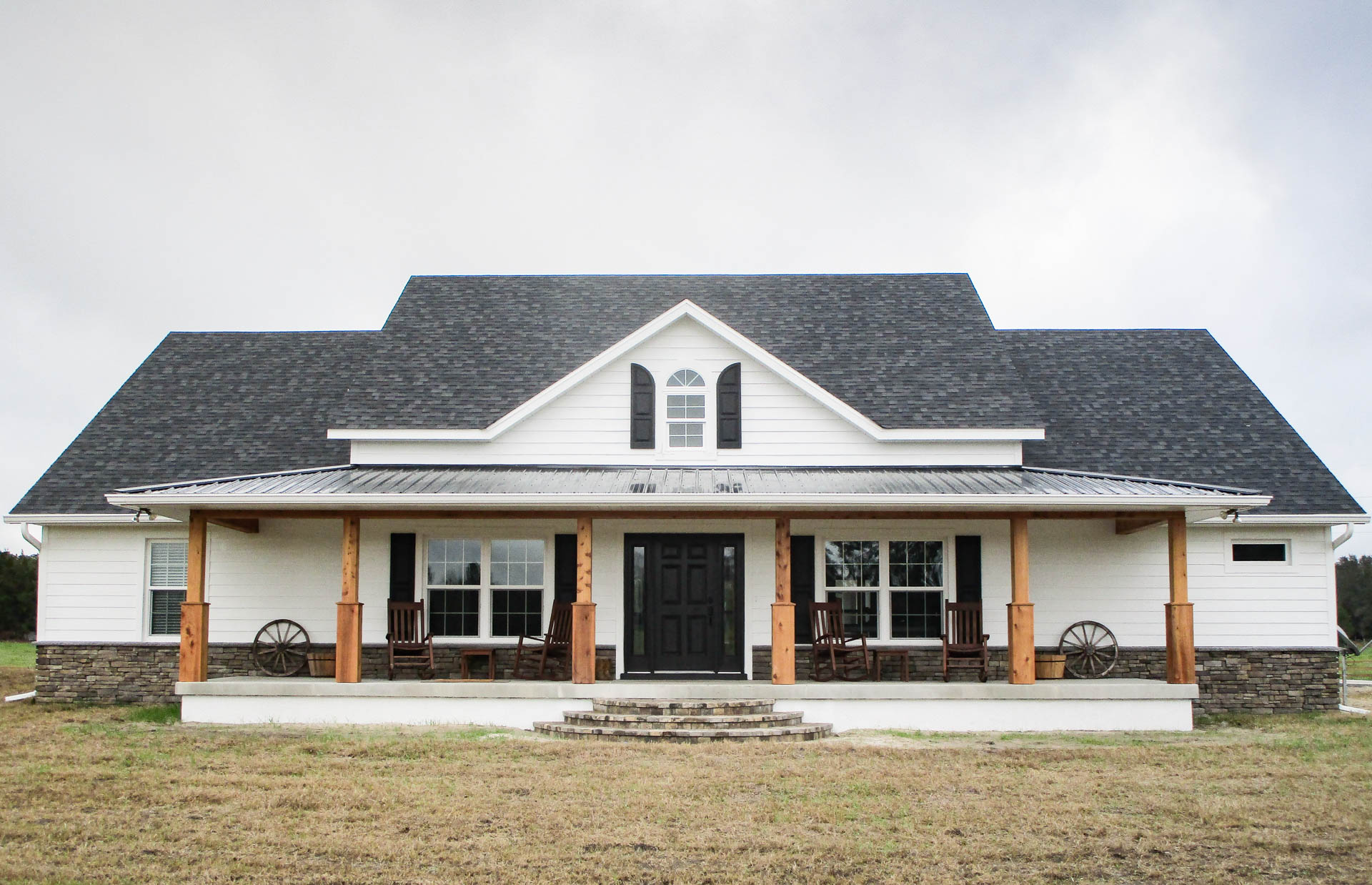 Home Builder in Ocala Florida - White Farmhouse - Curington Homes